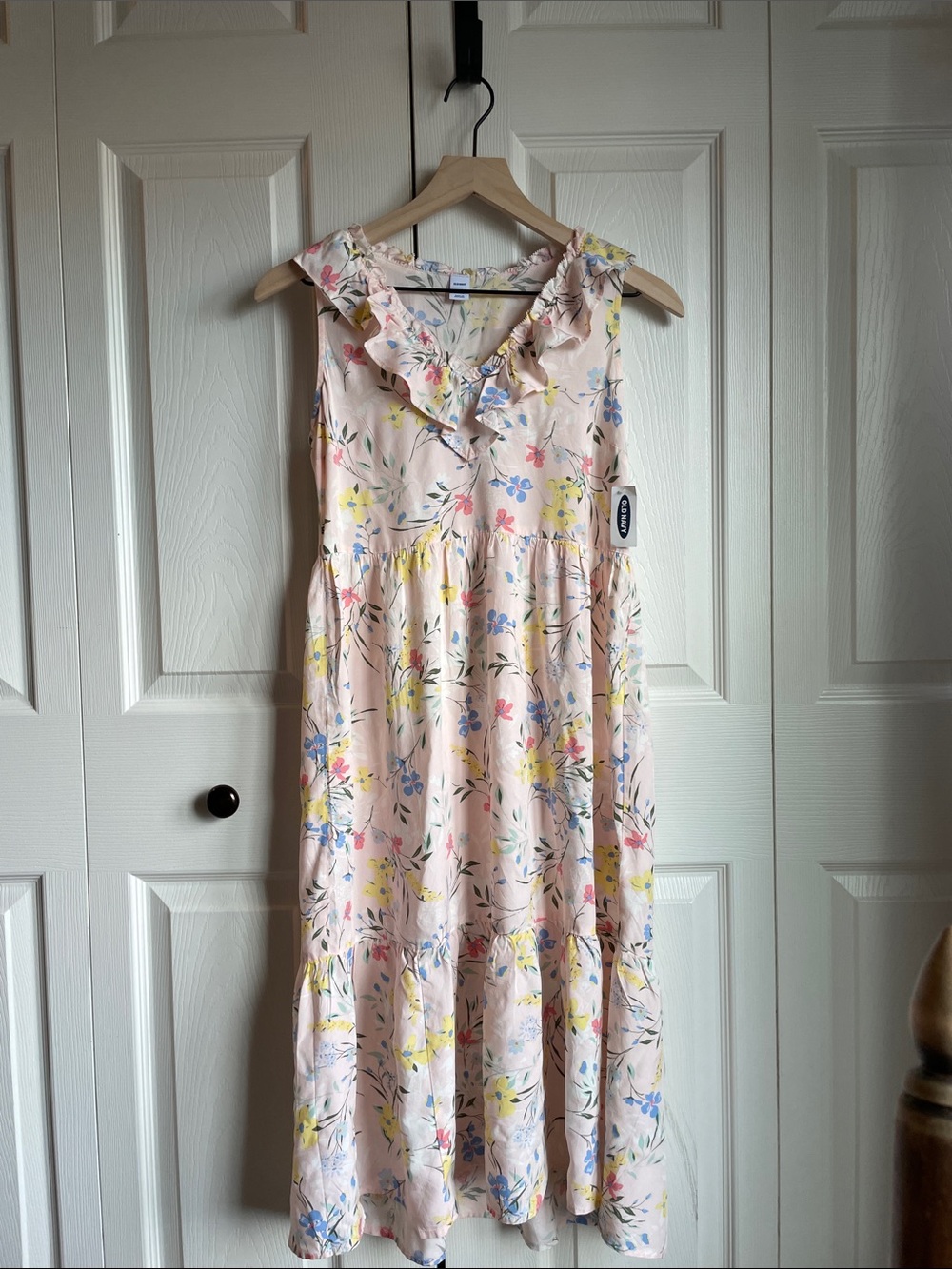 NWT Old Navy Ruffled Neck Floral Midi Dress in Pale Pink